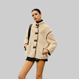 Zoe - Elegantna bunda od flisa s kontrastnim rubovima