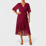 Yalina - Elegantna haljina s remenom oko struka i podesivim remenom