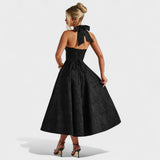 Effie - Midi haljina s teksturiranim materijalom i V izrezom