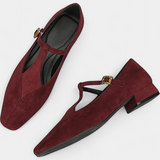 Niske štikle Elly s remenom i kopčom