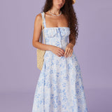 Renata | Modro midi haljina s cvjetnim uzorkom, kvadratni dekolte i naborom