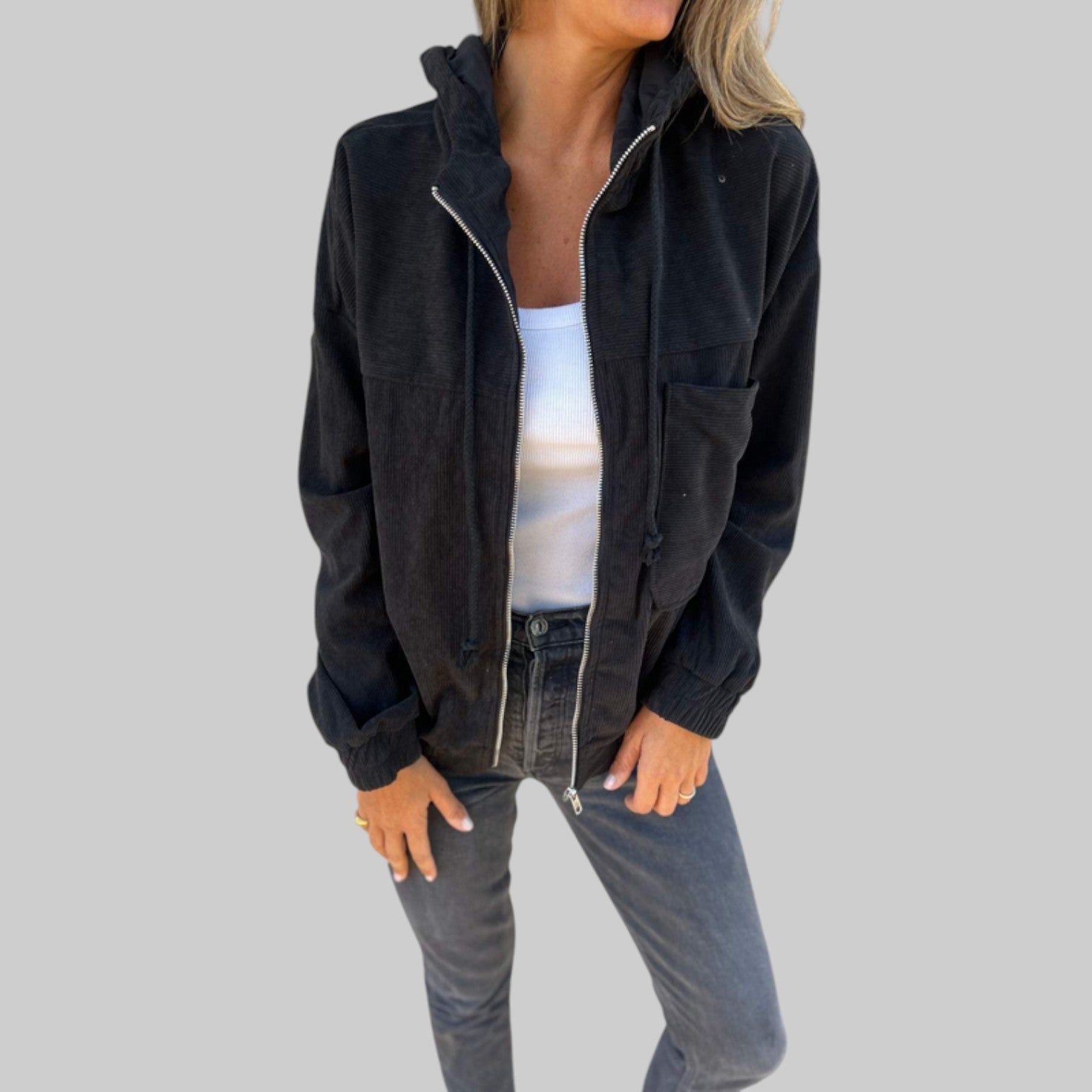 Ana - Udobna i ležerna odjevna jakna od kordura s kapuljačom i patentnim zatvaračem