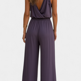 Lorena | Kombinezon s zlatnim detaljima i šlicem na nozi