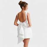 Carrie | Mini haljina s bisernom trakom