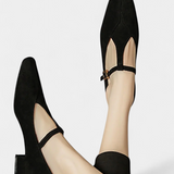 Niske štikle Elly s remenom i kopčom