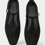 Niske štikle Elly s remenom i kopčom